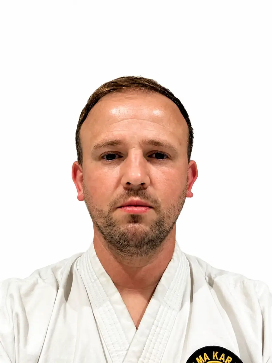 Yondan Kane Standing