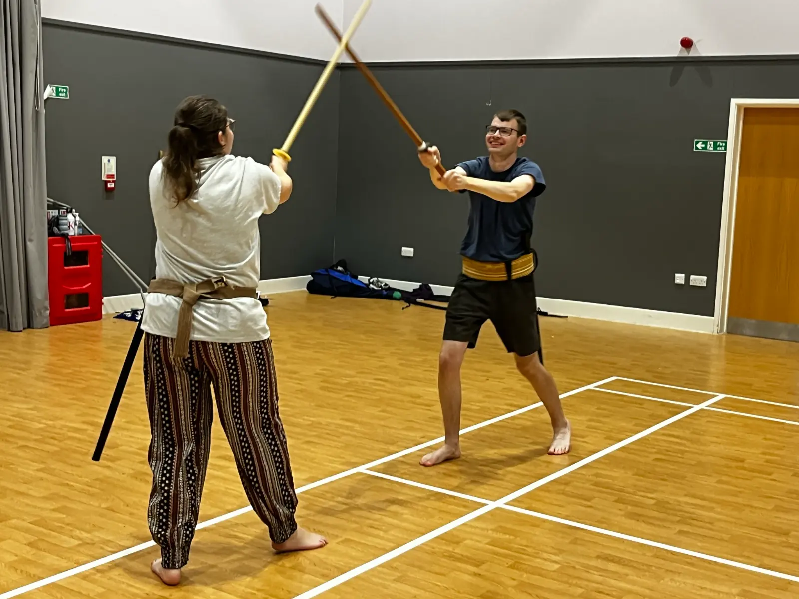 Beginners cutting and moving against opponent